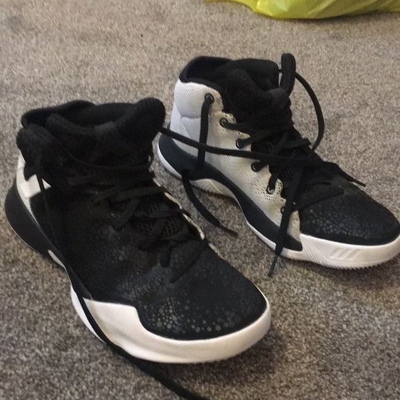 adidas basketball shoes - Picture 1 of 3